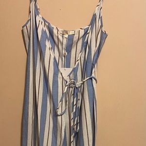 NWT Wayf wraparound dress